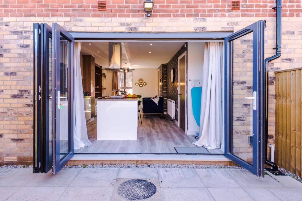 Rest&Recharge At Ridgefield House Villa Manchester Exterior photo